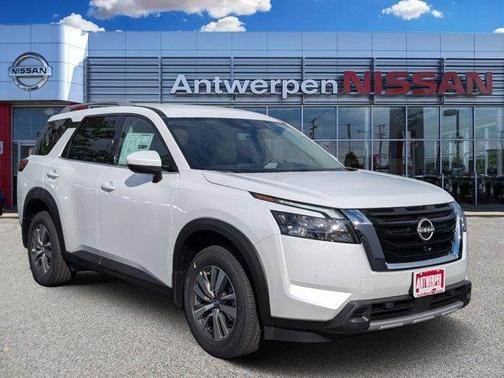 2025 Nissan Pathfinder SL