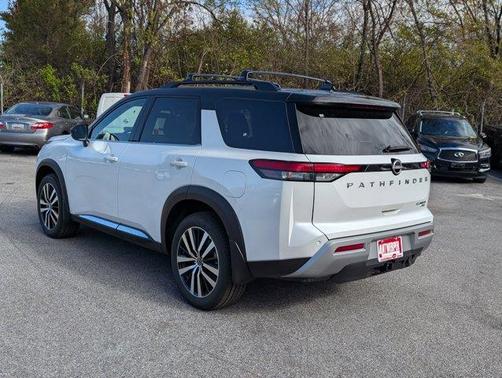 2025 Nissan Pathfinder Platinum