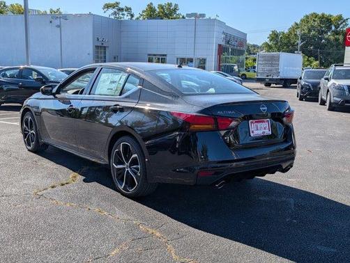 2025 Nissan Altima SR
