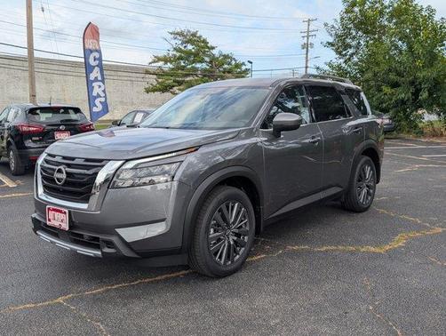 2025 Nissan Pathfinder SL