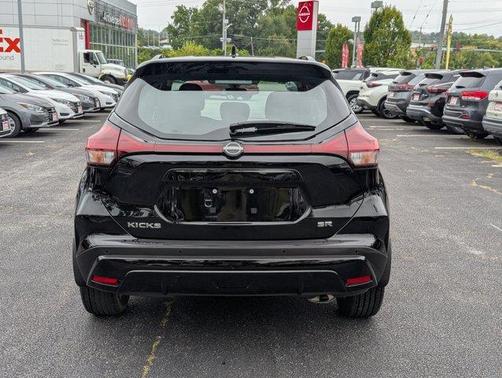 2023 Nissan Kicks SR