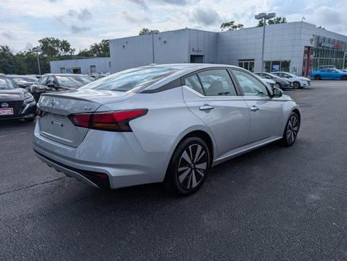 2022 Nissan Altima 2.5 SV