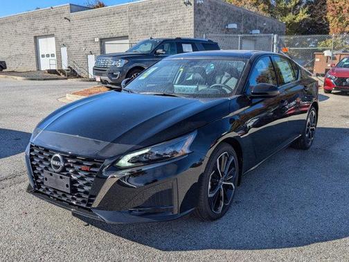 2025 Nissan Altima SR
