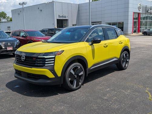 2025 Nissan Kicks SR