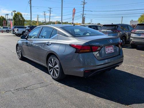 2021 Nissan Altima 2.5 SV