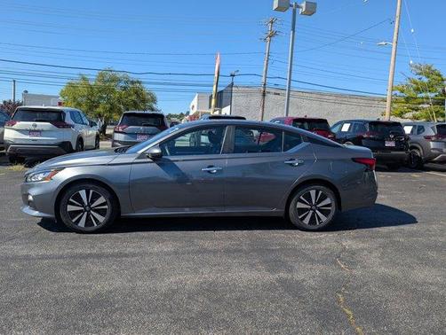 2021 Nissan Altima 2.5 SV