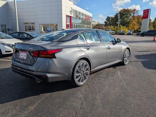 2025 Nissan Altima SL