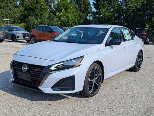 2025 Nissan Altima SR