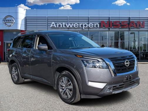 Gun Metallic 2022 Nissan Pathfinder SL