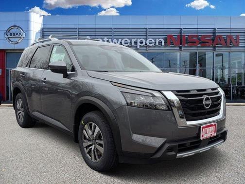 2025 Nissan Pathfinder SL