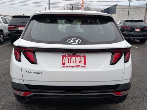2024 Hyundai TUCSON SE