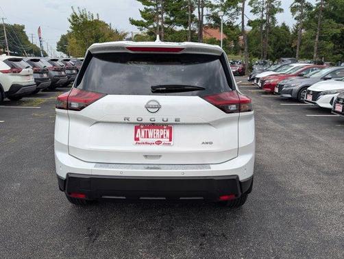 2026 Nissan Rogue SV