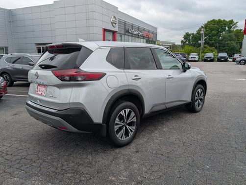 Brilliant Silver Metallic 2023 Nissan Rogue SV
