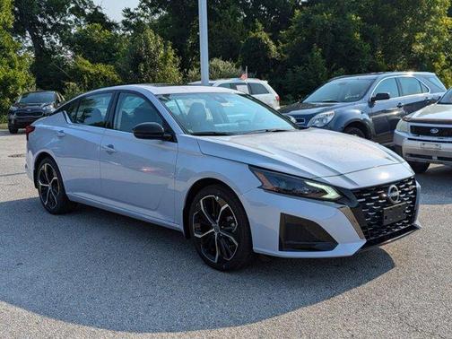 2025 Nissan Altima SR