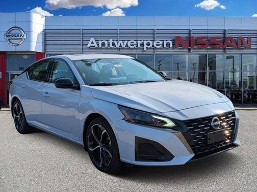 2025 Nissan Altima SR