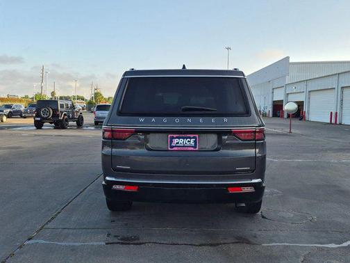 Baltic Gray Metallic Clearcoat 2022 Jeep Wagoneer Series III 4x4