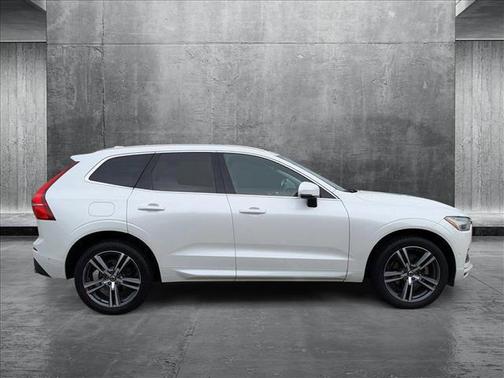 2018 Volvo XC60 T5 Momentum