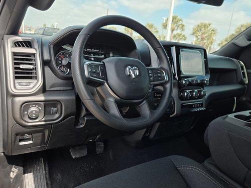 Diamond Black Crystal Pearlcoat 2026 RAM 1500 Warlock Crew Cab 4x4 5'7' Box