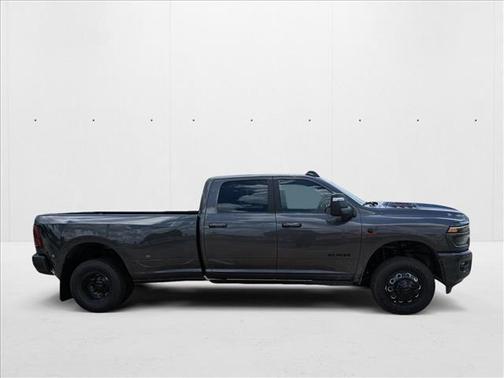 2025 RAM 3500 Laramie Crew Cab 4x4 8' Box