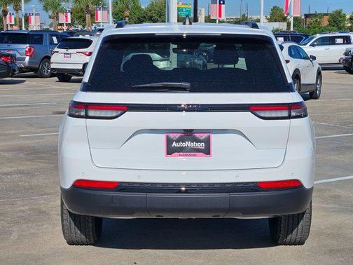 2025 Jeep Grand Cherokee Altitude