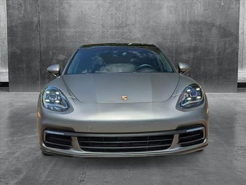 2017 Porsche Panamera 4