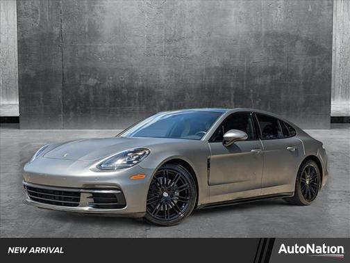 2017 Porsche Panamera 4