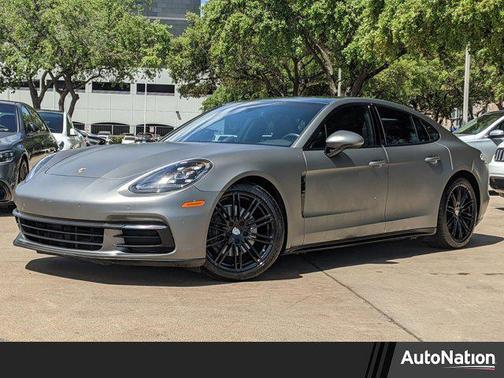 2017 Porsche Panamera 4