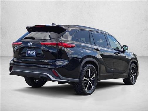 2022 Toyota Highlander XSE
