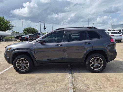 Granite Crystal Metallic Clearcoat 2022 Jeep Cherokee Trailhawk