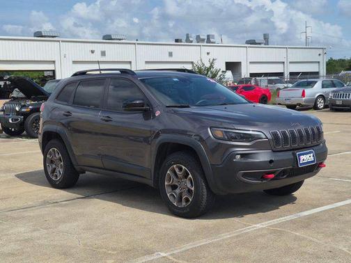 Granite Crystal Metallic Clearcoat 2022 Jeep Cherokee Trailhawk
