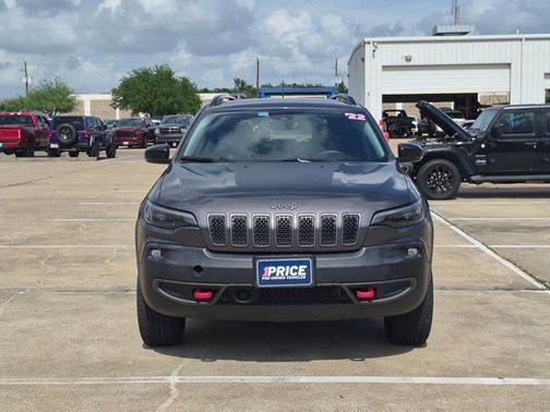 Granite Crystal Metallic Clearcoat 2022 Jeep Cherokee Trailhawk