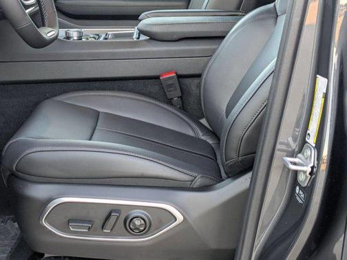 2025 Jeep Wagoneer Series II Overland 4x4