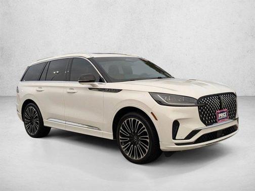 Pristine White Metallic Tri-Coat 2025 Lincoln Aviator Black Label AWD