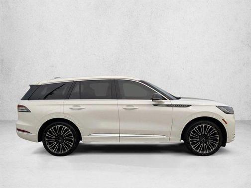 Pristine White Metallic Tri-Coat 2025 Lincoln Aviator Black Label AWD