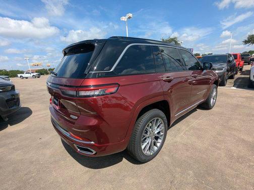 2025 Jeep Grand Cherokee Summit