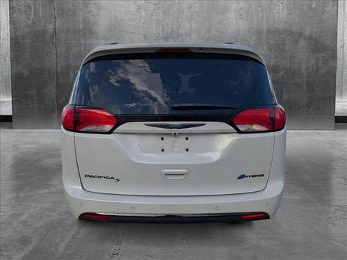 2020 Chrysler Pacifica Hybrid Touring L