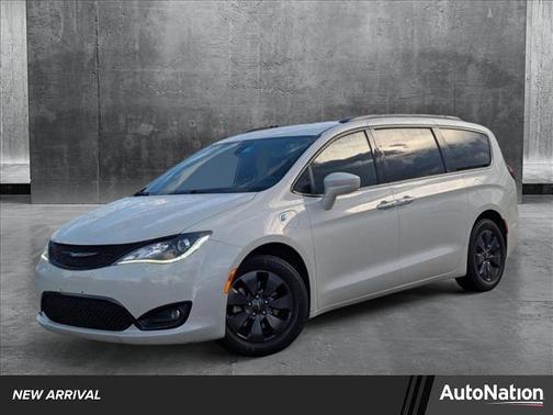 2020 Chrysler Pacifica Hybrid Touring L