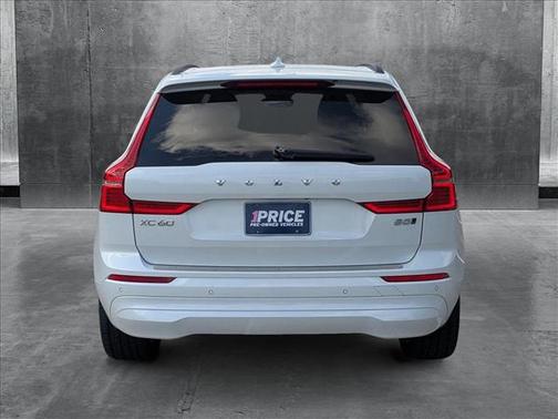 2022 Volvo XC60 Momentum
