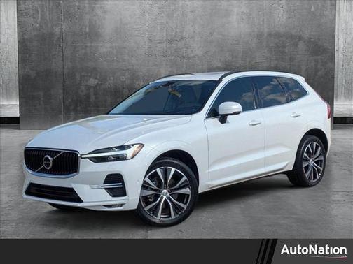 2022 Volvo XC60 Momentum
