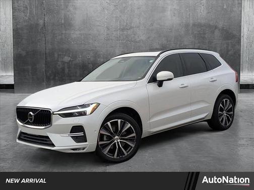 2022 Volvo XC60 Momentum