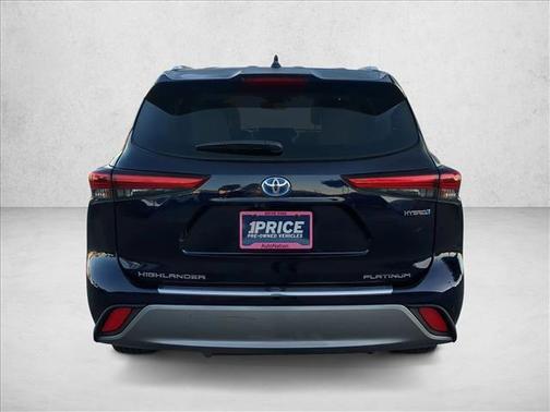 2021 Toyota Highlander Hybrid Platinum