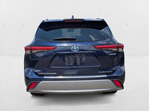 2021 Toyota Highlander Hybrid Platinum