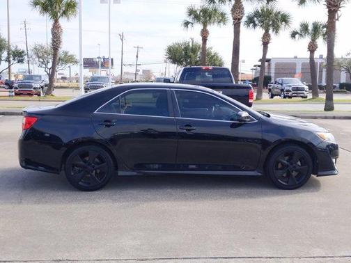 Photo 4 of 22 of 2012 Toyota Camry SE Limited Edition