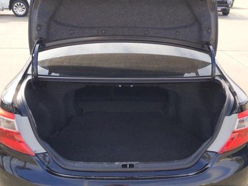 Photo 5 of 22 of 2012 Toyota Camry SE Limited Edition