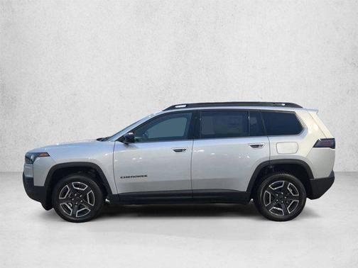 Silver Zynith Clear-Coat Exterior Paint 2026 Jeep Cherokee Laredo 4x4