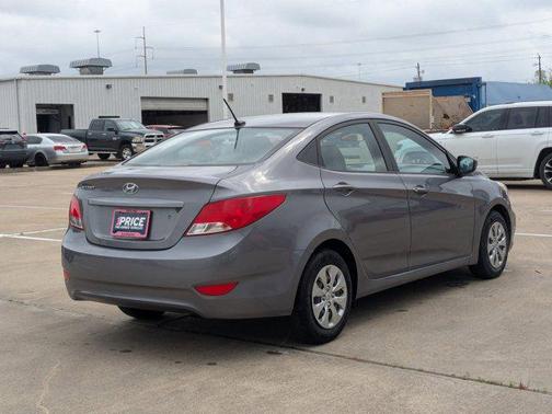 Triathlon Gray Metallic 2016 Hyundai Accent SE