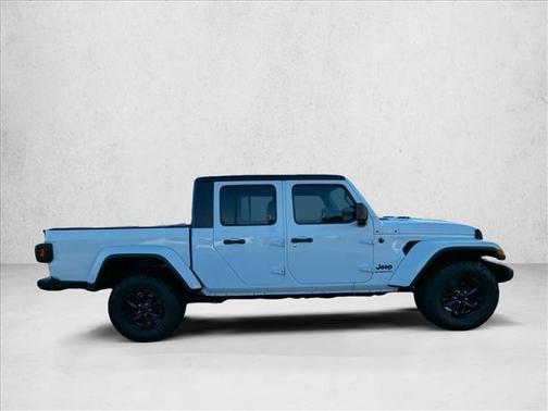 2022 Jeep Gladiator Altitude 4x4