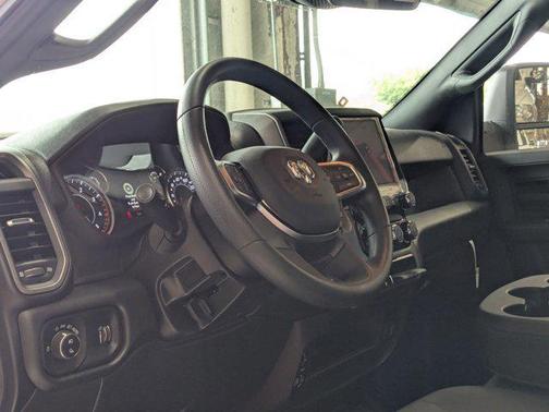 2025 RAM 2500 Tradesman Crew Cab 4x4 6'4' Box