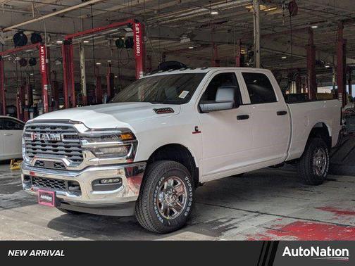 2025 RAM 2500 Tradesman Crew Cab 4x4 6'4' Box