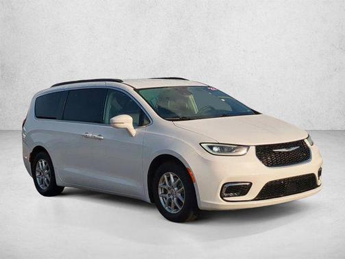 Bright White Clearcoat 2022 Chrysler Pacifica Touring L